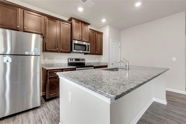 Building Photo - 2106 Irvin Ct