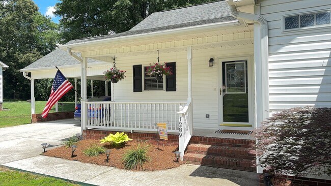 Foto del edificio - Beautiful 3 bedroom 2 bathroom house in gr...