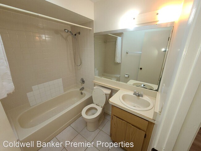 Building Photo - 3 br, 2 bath House - 22 Westford Lane