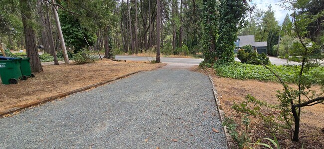 Foto del edificio - 12890 State Hwy 174