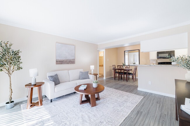 Photo - Welcome Home to Comfort and Convenience 2/2