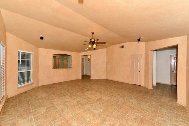 Building Photo - 39 Roan Heights, San Antonio TX 78259