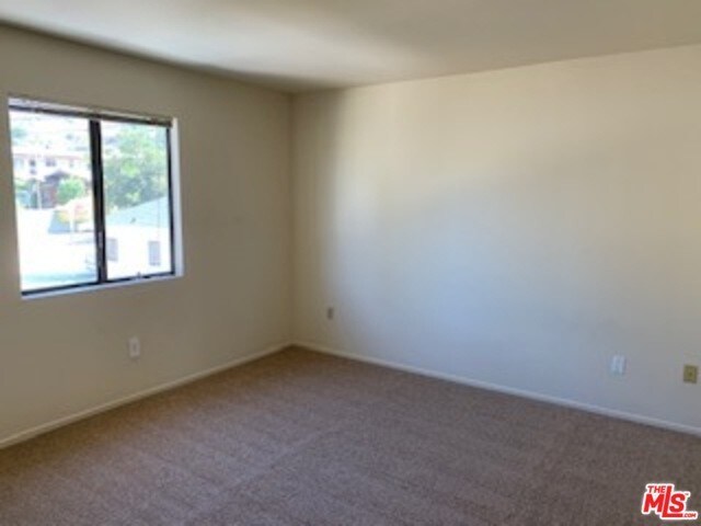 Foto del edificio - 6008 Comstock Ave