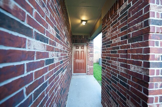 Foto del edificio - 18519 Each Elm Way