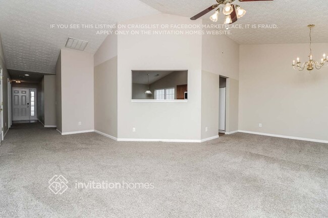 Building Photo - 302 Meadows Ln