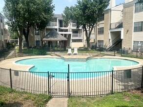 Building Photo - 2750 Holly Hall St