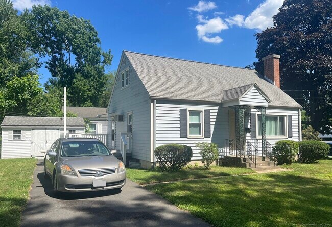 Building Photo - 202 Abbotsford Ave
