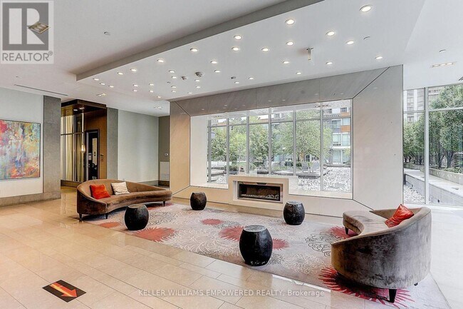 Photo du bâtiment - 88 Sheppard Ave E
