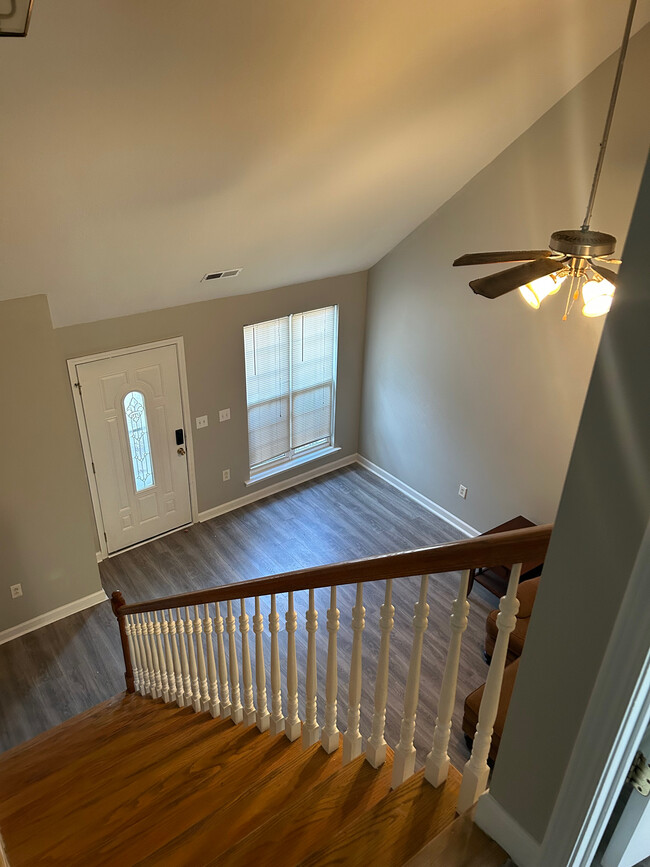Foto del edificio - Room in House on Brian William Rd