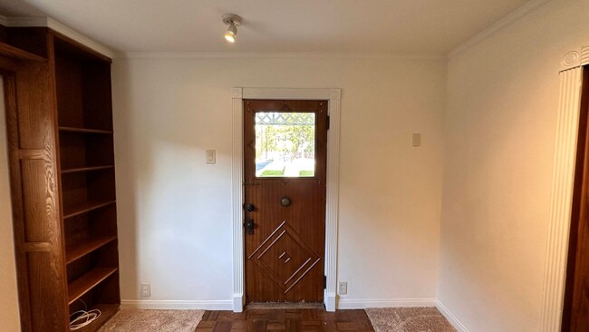 Building Photo - Beautiful  Home Located In the City of Orange