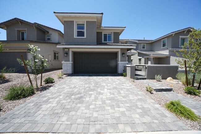 Foto del edificio - SHOWINGS AVAILABLE NOW
