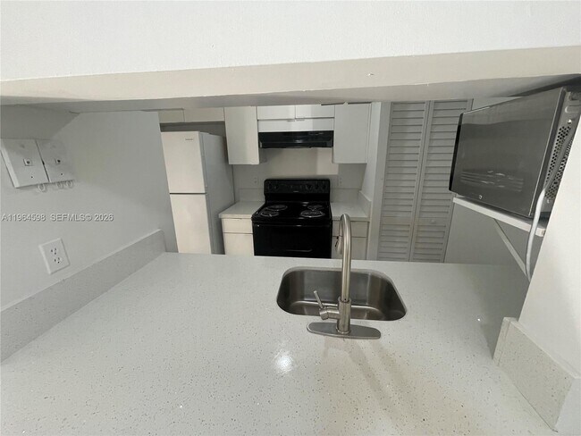 Foto del edificio - 9700 Hammocks Blvd