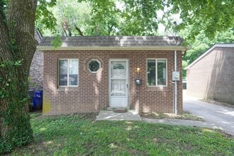 Building Photo - 729 Golfview Dr