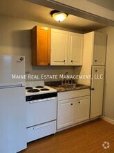 Building Photo - 96 Grove St