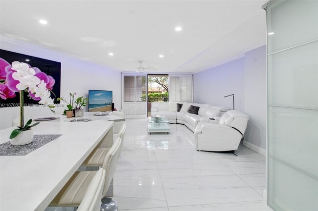 Foto del edificio - 13951 Kendale Lakes Cir