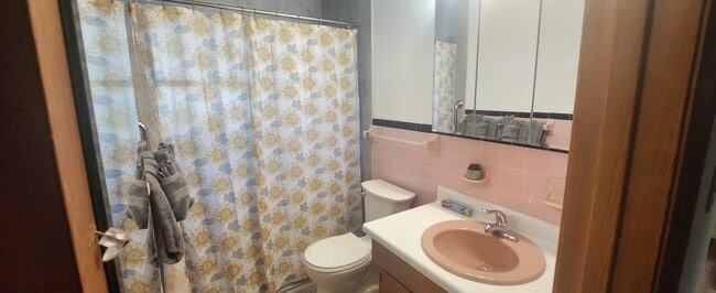 Building Photo - 5914 Wilson Dr