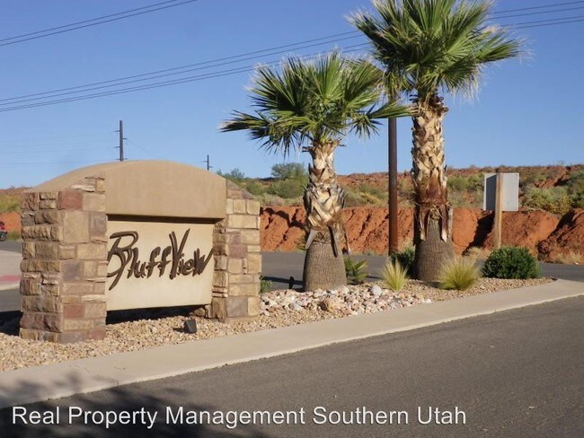 Foto del edificio - 656 E Bluff View Ln