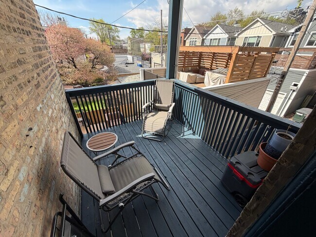 Photo - 1741 W Byron St Apartment