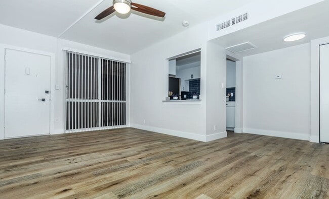 Interior Photo - Ellis Midtown