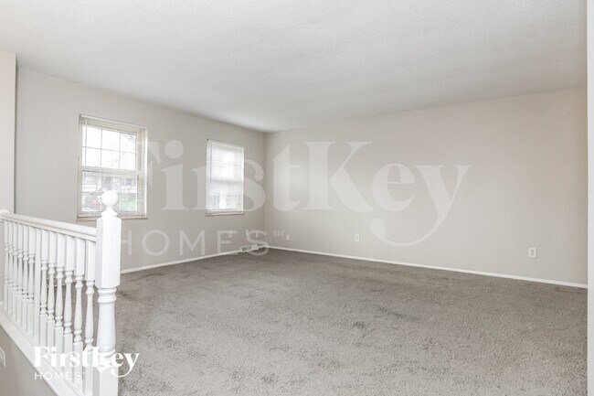 Foto del edificio - 811 Baker Ct