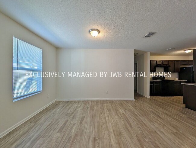 Building Photo - 1037 W 31st St
