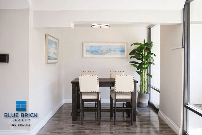 Foto del edificio - 12325 Chandler Blvd
