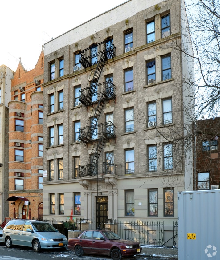 Building Photo - 488 E 139th St