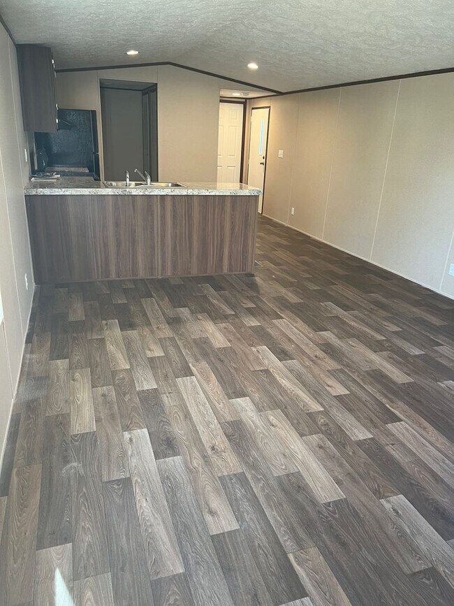 Building Photo - AVAILABLE NOW & SUPER close to Downtown Aynor!