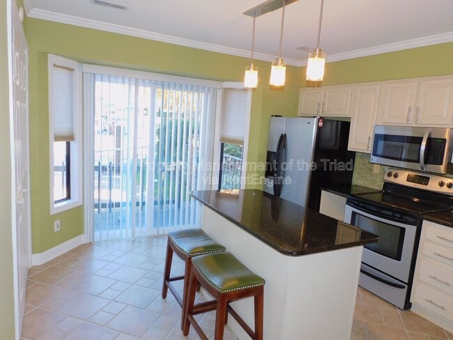 Building Photo - 620 Walker Ave