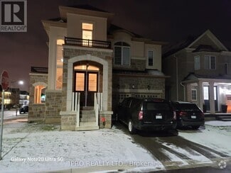 Building Photo - 71 Ivor Cres