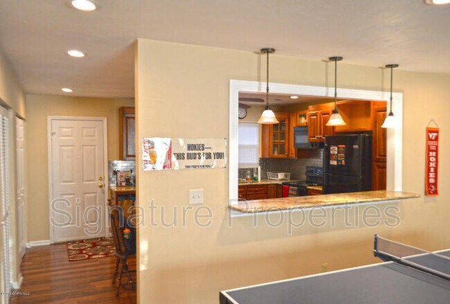 Building Photo - 312 Pheasant Run Ct