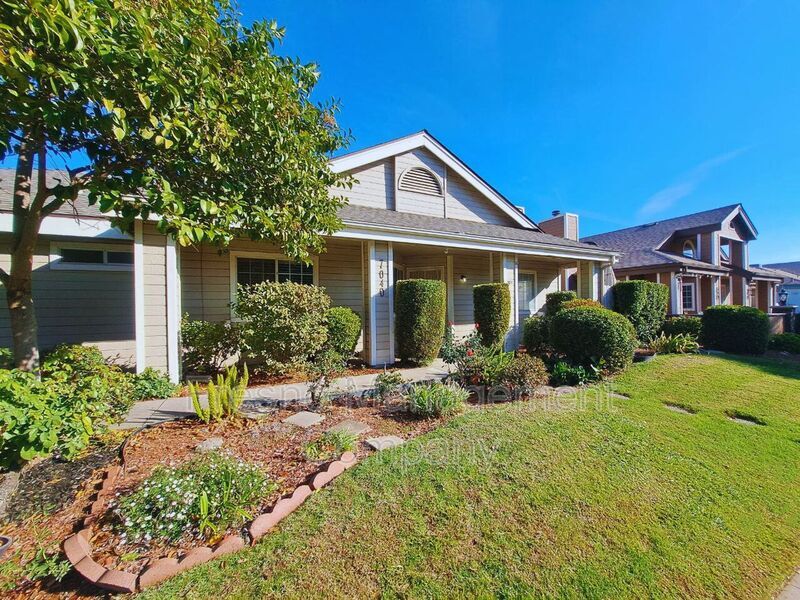 Foto principal - 7040 N Thorne Ave