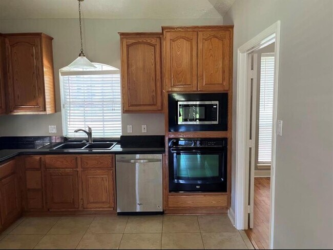 Building Photo - 114 Pendelton Pl Cir