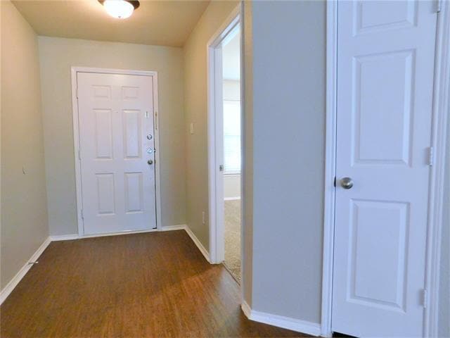 Building Photo - 1701 Thorntree Ln