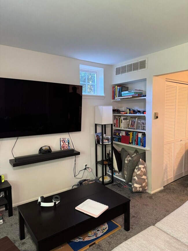 Foto del edificio - 549 Longshore Dr