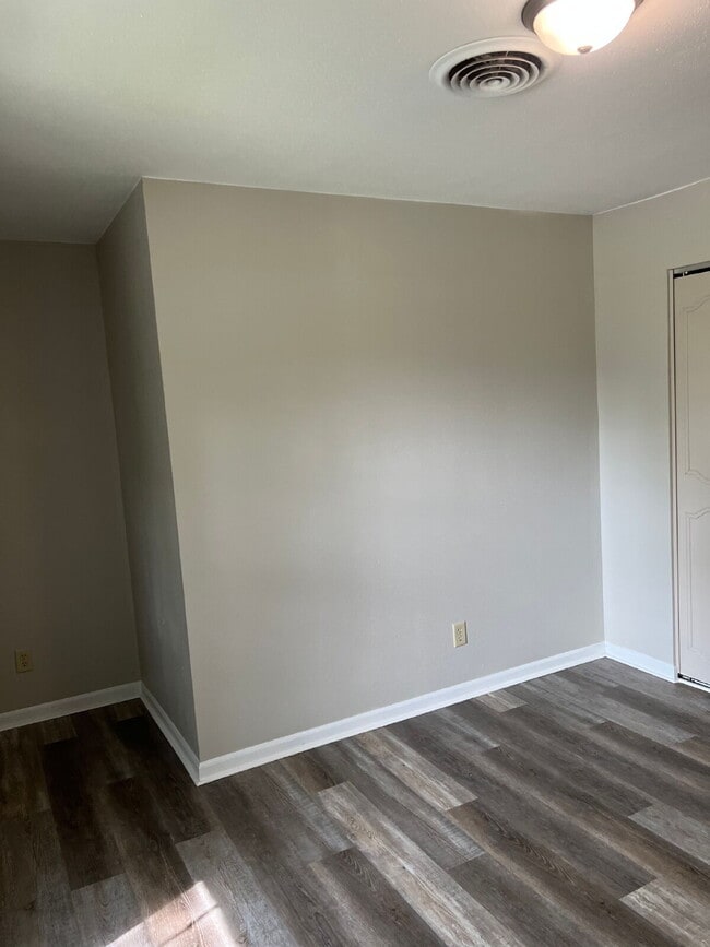 Building Photo - “Up Where We Belong” — 2 Bed with Balcony Living
