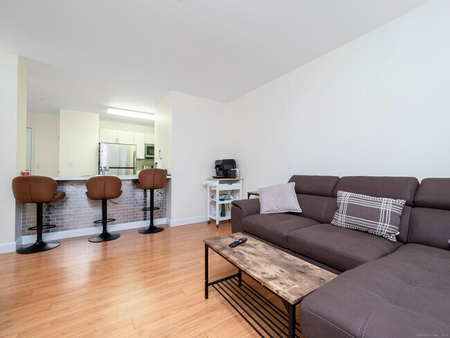 Foto del edificio - 300 Broad St