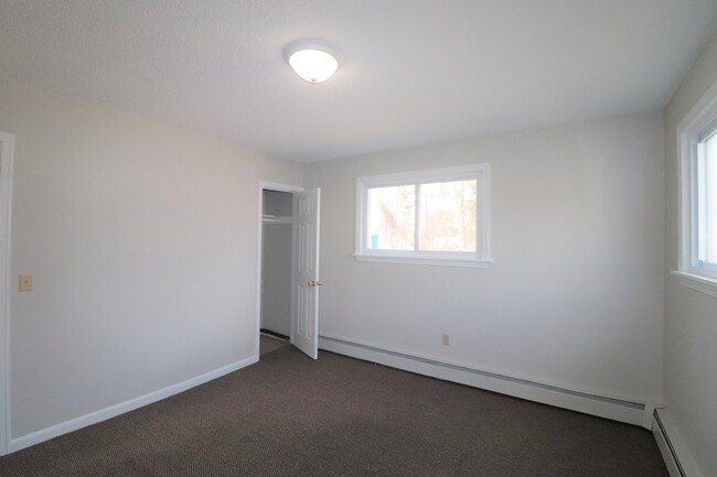 Building Photo - Gorgeous single-family Home