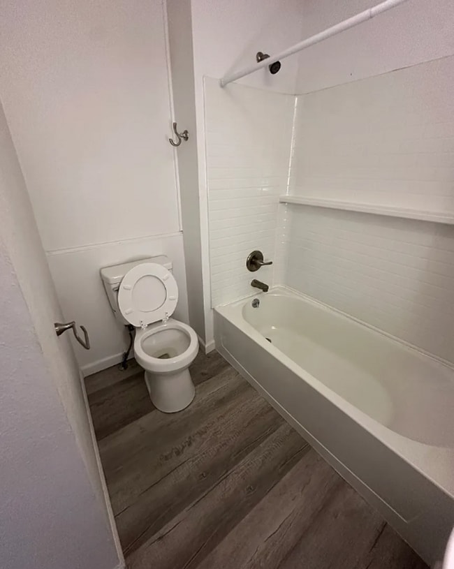 Building Photo - 2418 Central Ave