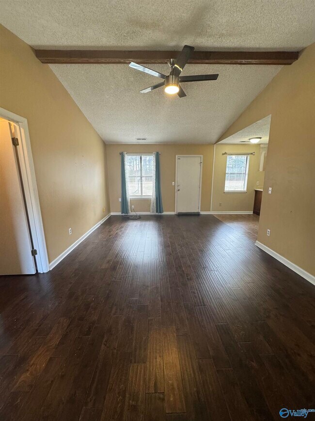 Foto del edificio - 206 Peabody Rd