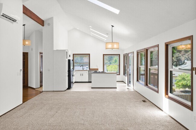 Foto del edificio - 3 Bedroom, 2.5 Bathroom Home Nestled in the Heart of Picks Landing Neighborhood