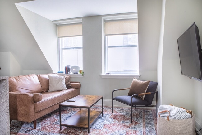 Building Photo - 225 E Michigan St