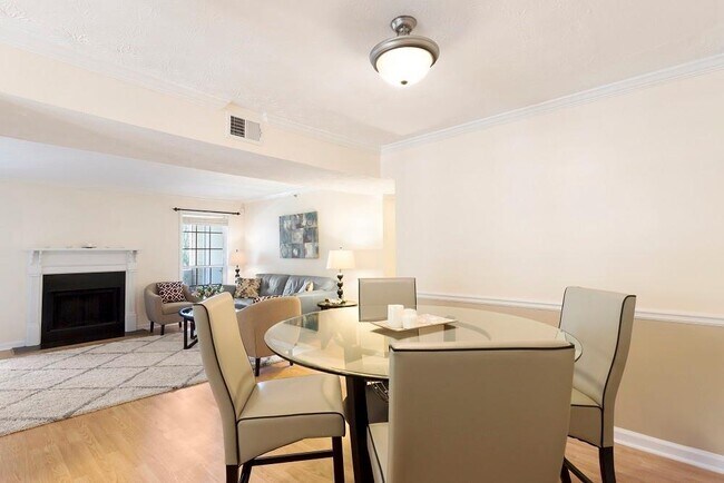 Foto del edificio - 4120 Riverlook Pkwy SE