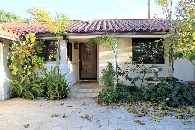 Building Photo - 5914 Finecrest Dr