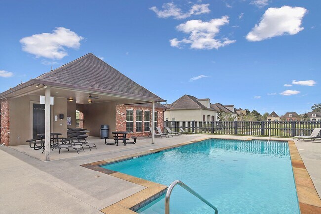 Building Photo - Beautiful 4 Bed, 2 Bath home