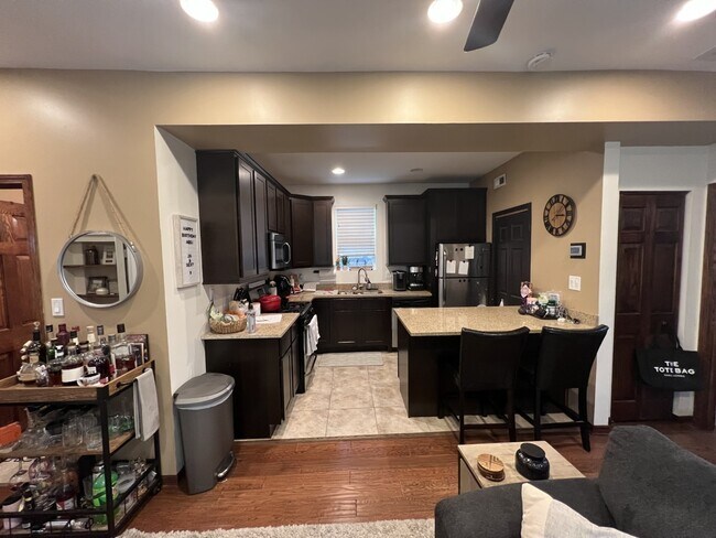 Foto del edificio - 3327 N Hamilton Ave