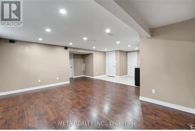 Building Photo - 149 Riverside Dr N