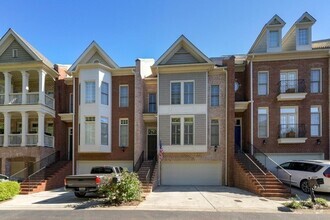 Building Photo - 1467 Wembley Ct NE