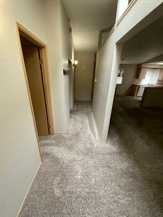Foto del edificio - Tacoma duplex 2bdr 2bath duplex w/ 1 car garage!