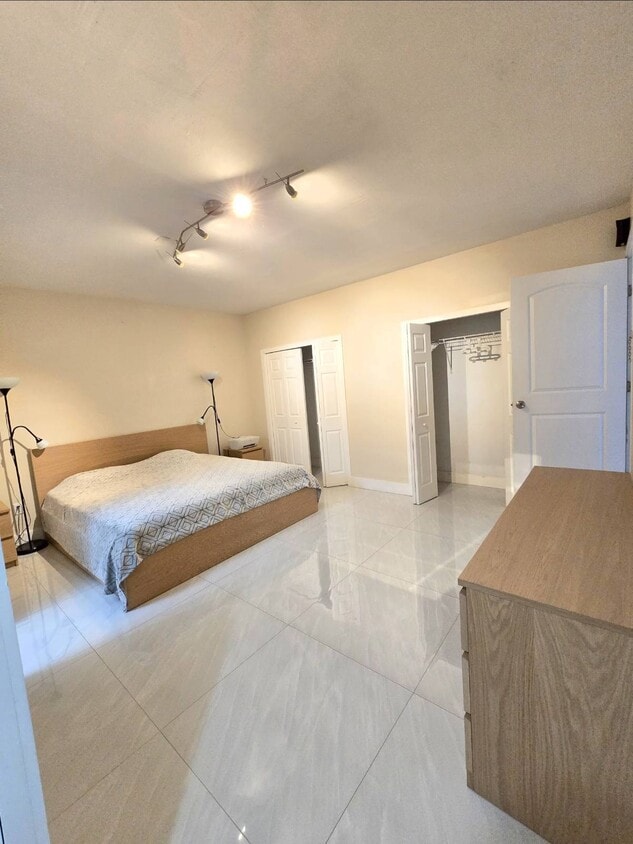 Building Photo - 14935 SW 60th St